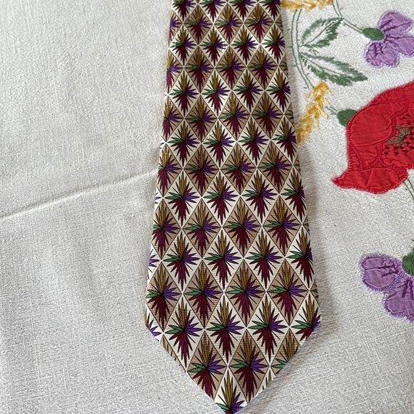 Scenario by Martin Wong, purple, gold, green geometric patterned silk tie - Picture 3 of 10